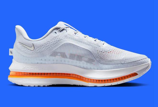 双Nike跑鞋把能给的都给足了球盟会登录平台入口配置诱人！这(图7)